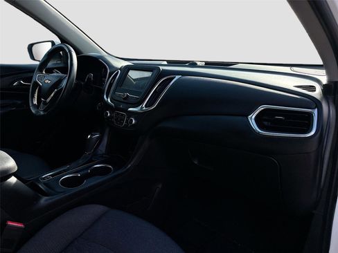 Used 2018 Chevrolet Equinox LT image 28