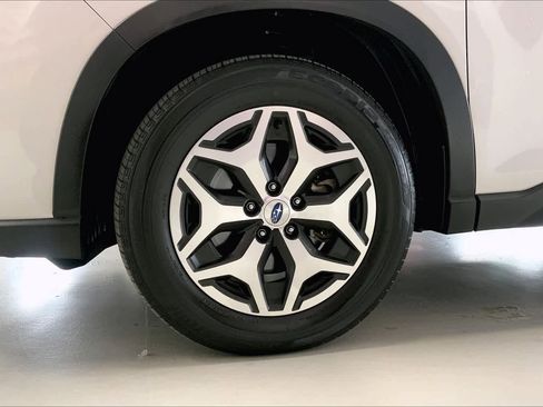 Used 2023 Subaru Forester Premium image 8