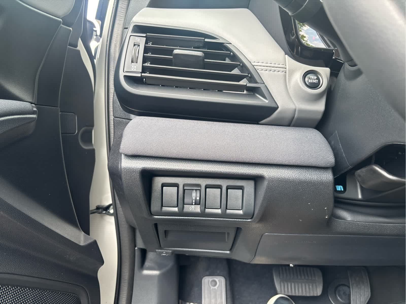 Used 2025 Subaru Outback Premium AWD/4WD image 18