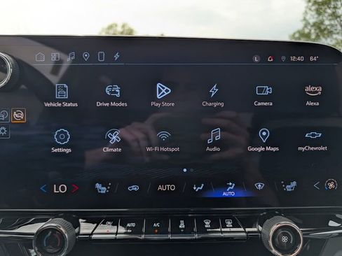 Used 2024 Chevrolet Blazer EV LT AWD/4WD image 28
