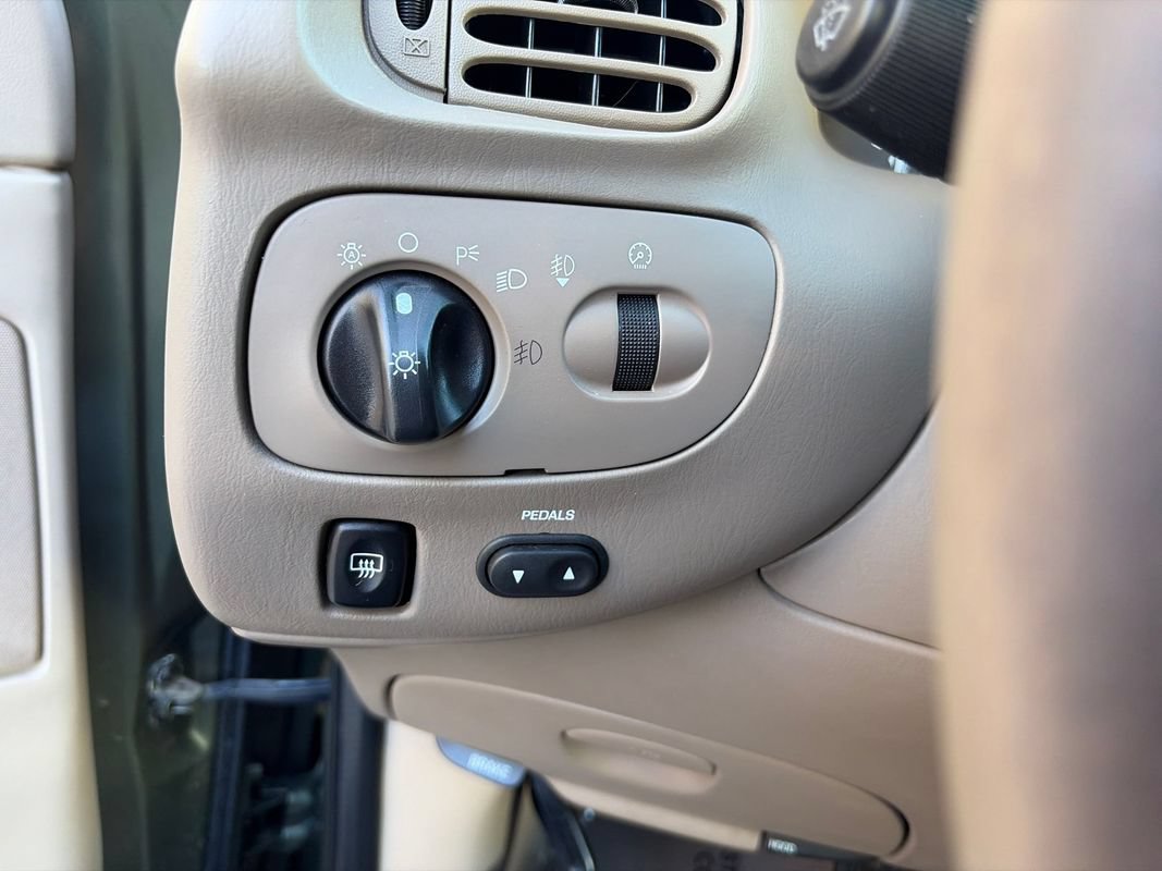 Used 2001 Lincoln Navigator 4WD image 13