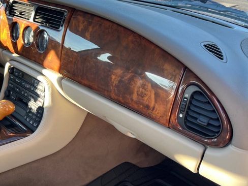 Used 2001 Jaguar XK8 Coupe RWD image 12
