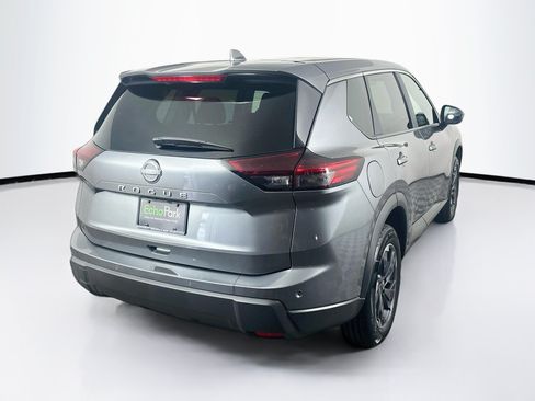 Used 2025 Nissan Rogue SV FWD image 9