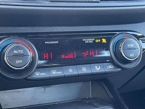 Used 2024 Kia Forte GT-Line w/ GT-Line Premium Package image 19