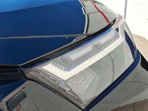 Used 2025 Toyota RAV4 LE image 9