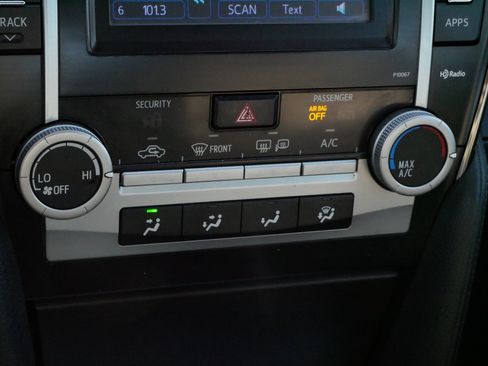 Used 2012 Toyota Camry SE w/ Convenience Pkg image 23