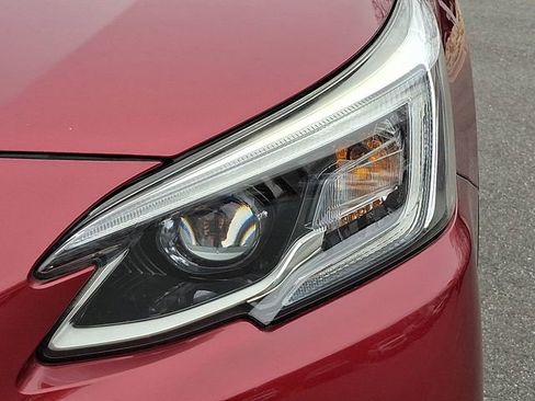 Used 2021 Subaru Outback Limited image 9