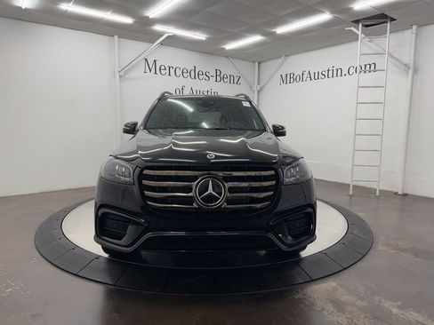 Used 2026 Mercedes-Benz GLS 450 4MATIC image 2