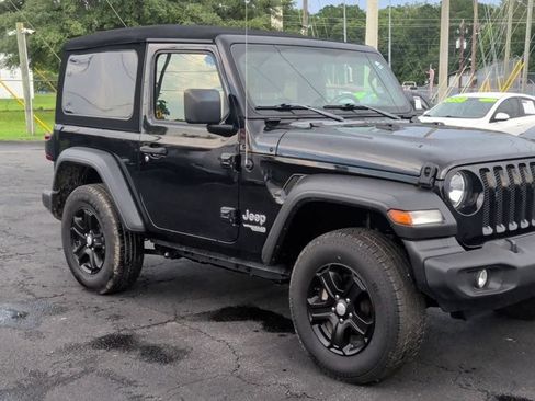 Used 2020 Jeep Wrangler Sport AWD/4WD image 2