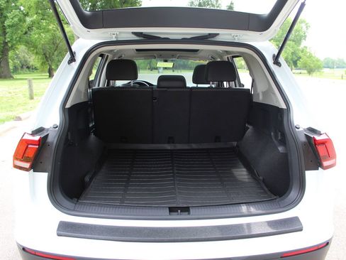 Used 2019 Volkswagen Tiguan SE w/ Panoramic Sunroof Package AWD/4WD image 25