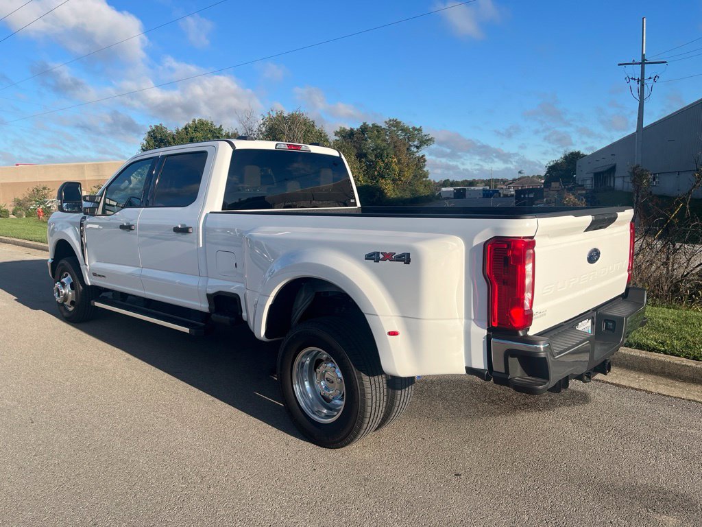 Used 2024 Ford F350 XLT AWD/4WD image 4