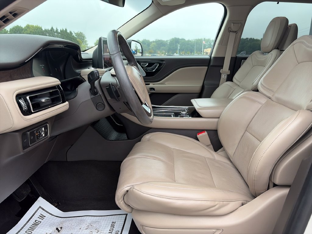 Used 2023 Lincoln Aviator Reserve w/ Equipment Group 201A AWD/4WD image 15