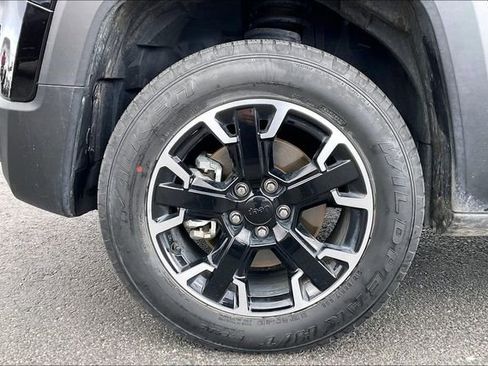 Used 2023 Jeep Renegade Trailhawk w/ Sun/Sound Group AWD/4WD image 8