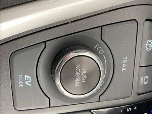 Certified 2024 Toyota RAV4 LE AWD/4WD image 24