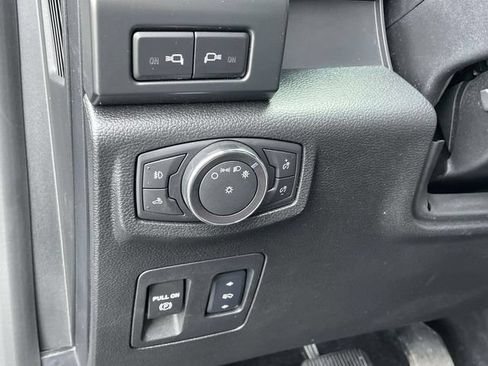 Used 2018 Ford F150 XLT w/ Equipment Group 302A Luxury AWD/4WD image 19