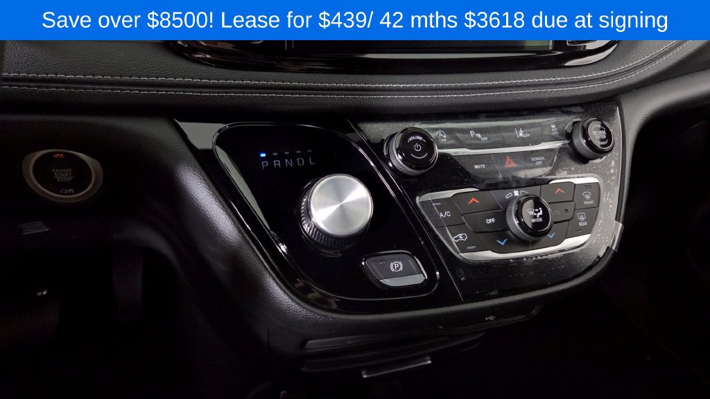 New 2027 Chrysler Pacifica Select AWD/4WD image 23