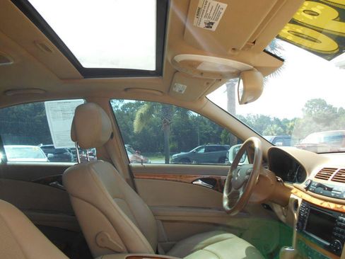 Used 2007 Mercedes-Benz E 350 4MATIC Sedan image 11