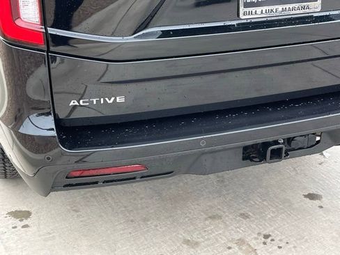 Used 2025 Ford Expedition Active AWD/4WD image 8