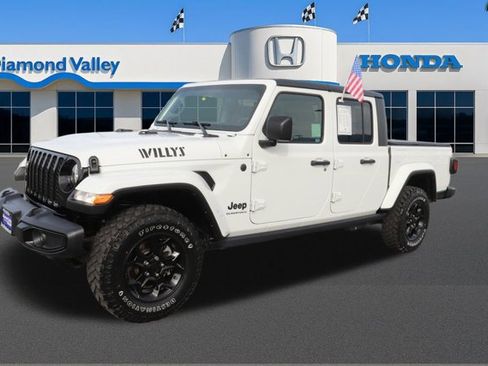 Used 2023 Jeep Gladiator Willys image 3