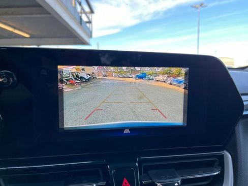 Used 2025 Chevrolet TrailBlazer LT w/ Driver Confidence Package image 24