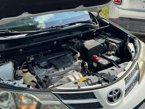 Used 2015 Toyota RAV4 XLE FWD image 11