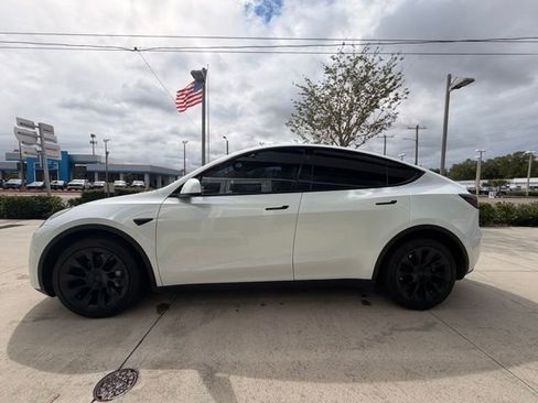Used 2023 Tesla Model Y Long Range image 16