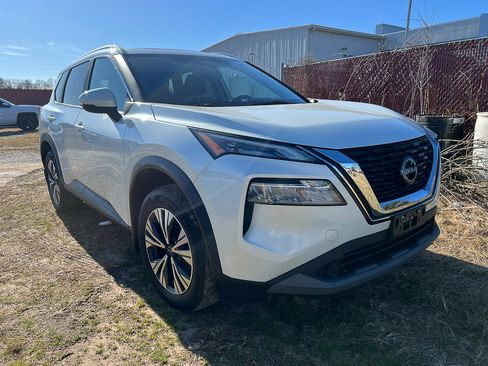 Used 2023 Nissan Rogue SV w/ SV Premium Package image 7