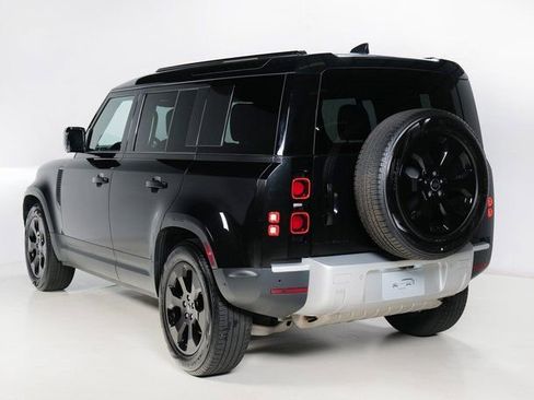 Used 2025 Land Rover Defender 110 S image 31