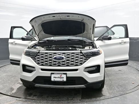Used 2020 Ford Explorer Platinum w/ Premium Technology Package image 37