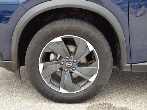 Used 2024 Nissan Rogue SV AWD/4WD image 26