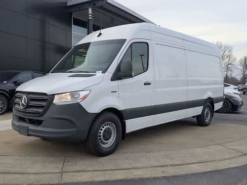 Used 2024 Mercedes-Benz eSprinter 170 Cargo image 5