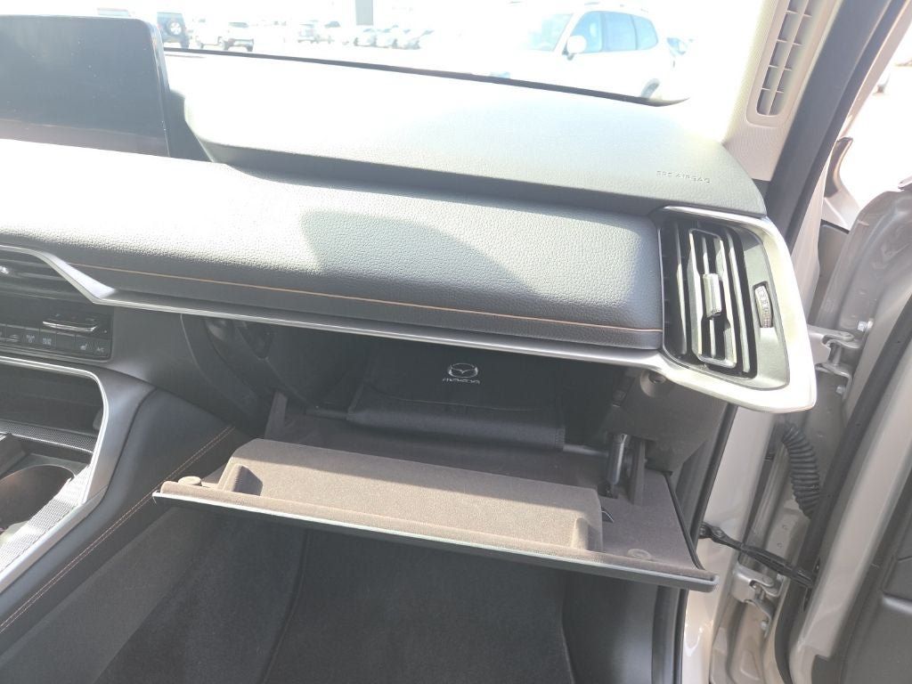 Used 2025 MAZDA CX-90 Plug-In Hybrid w/ Preferred AWD/4WD image 30