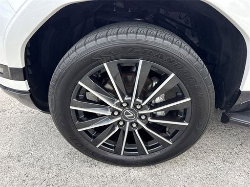 Used 2024 Lexus GX 550 image 10