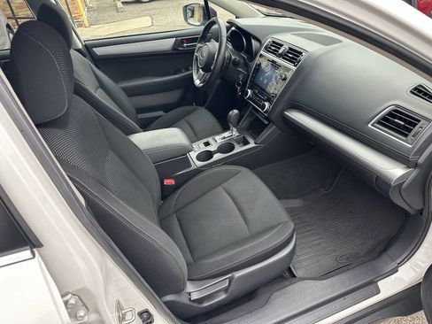 Used 2018 Subaru Outback 2.5i Premium AWD/4WD image 34