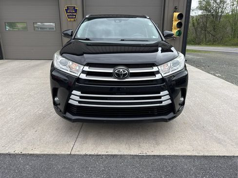 Used 2018 Toyota Highlander XLE AWD/4WD image 9
