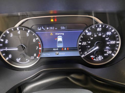 Used 2024 Nissan Titan SV w/ SV Convenience Package image 34