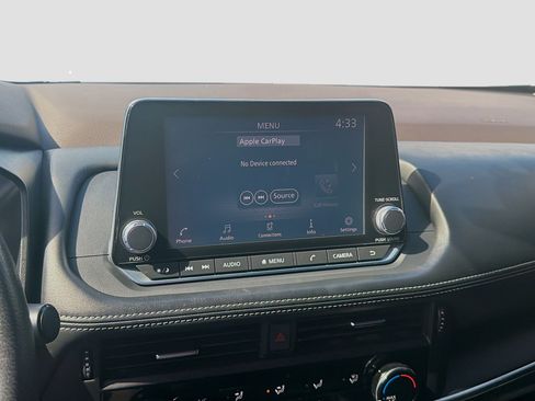 Used 2021 Nissan Rogue S FWD image 12