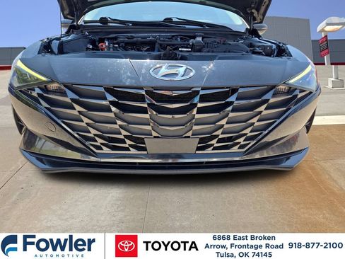 Used 2023 Hyundai Elantra Limited FWD image 22