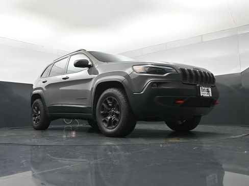 Used 2019 Jeep Cherokee Trailhawk w/ Cold Weather Group AWD/4WD image 22