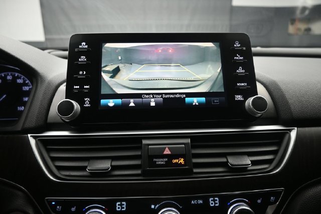 Used 2018 Honda Accord Touring image 13