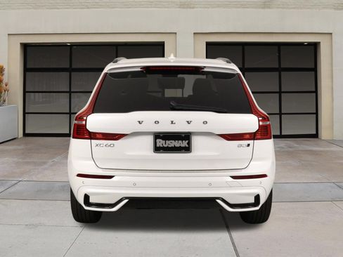 Certified 2024 Volvo XC60 B5 Core AWD/4WD image 5