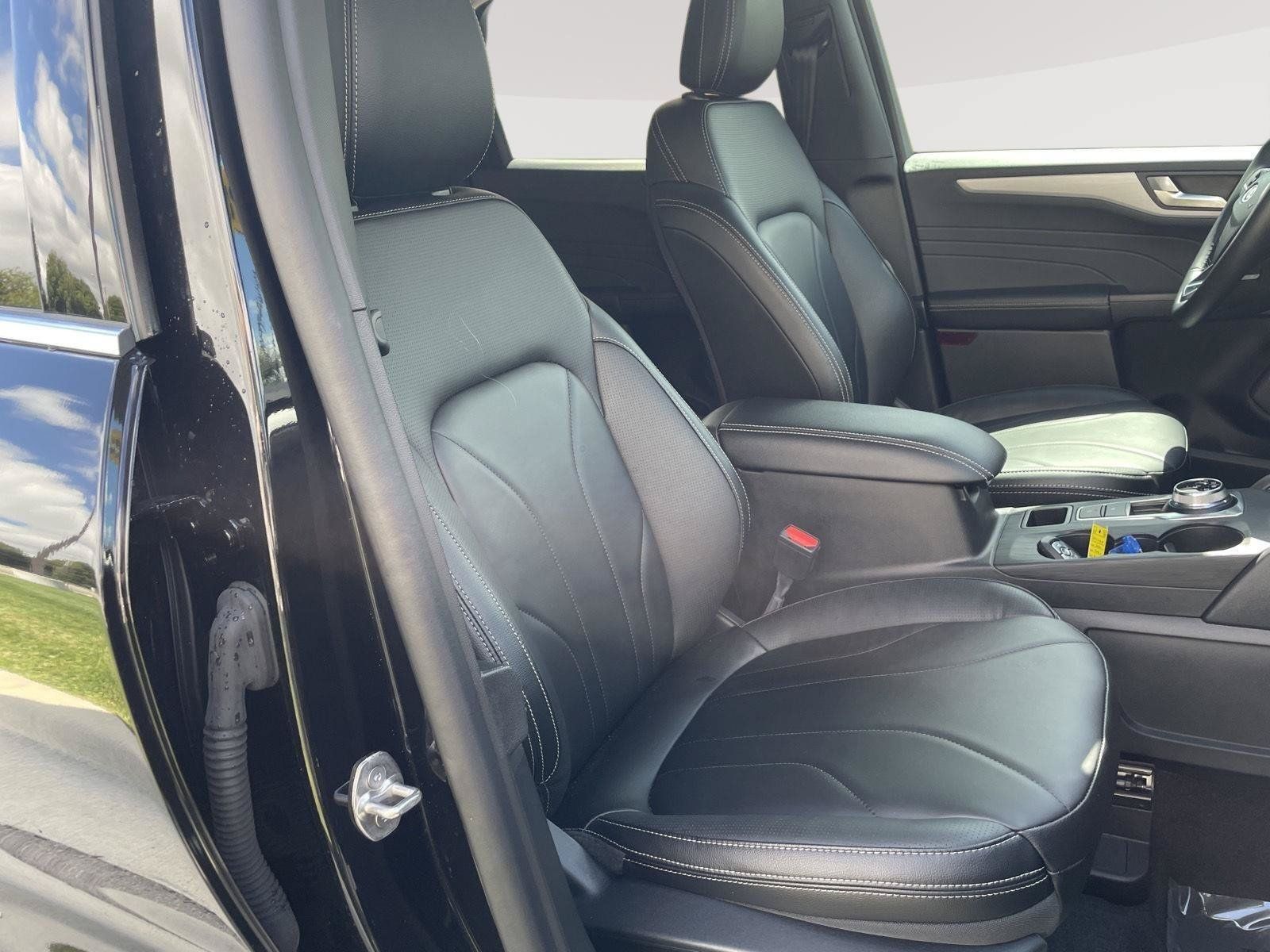 Used 2026 Ford Escape Platinum w/ Premium Technology Package AWD/4WD image 28