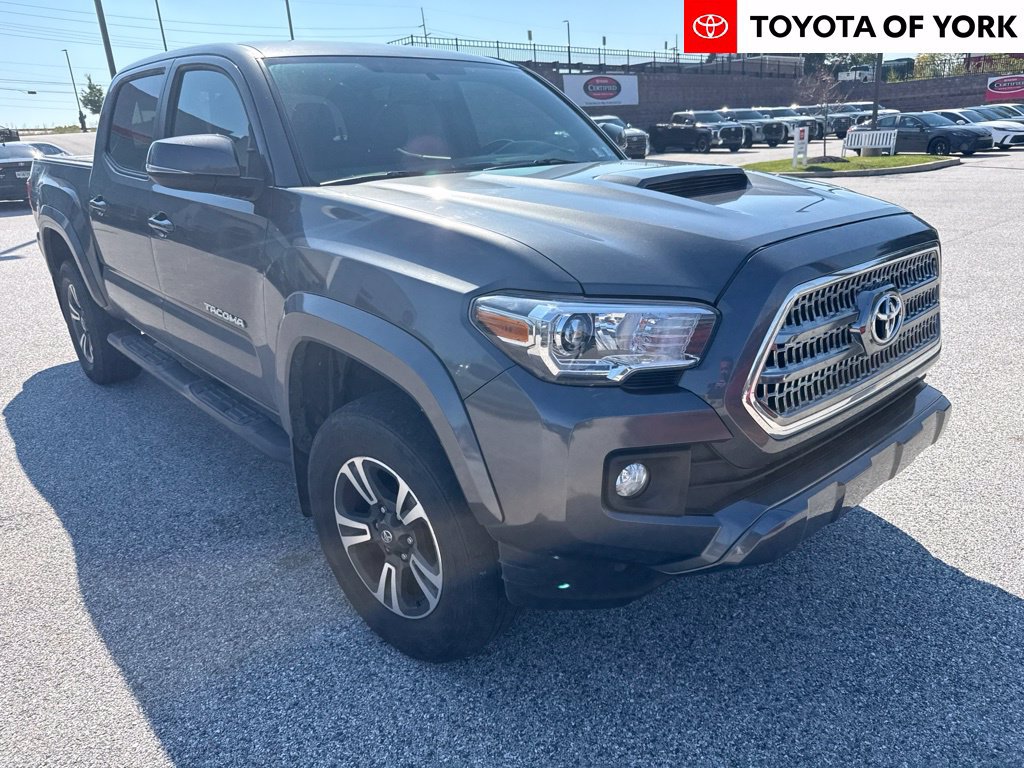Used 2016 Toyota Tacoma TRD Sport w/ Towing Package AWD/4WD image 1
