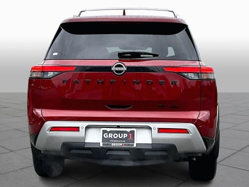 Used 2022 Nissan Pathfinder SL w/ Lighting Package (N92) image 4