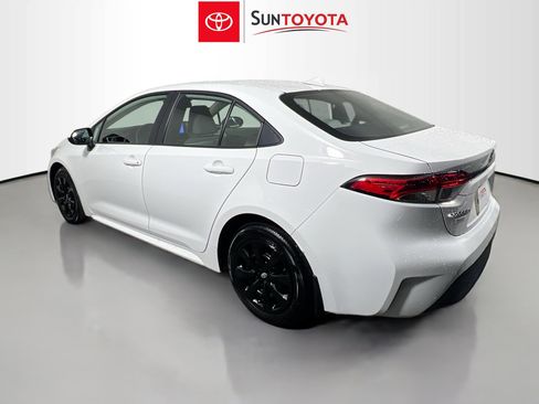 Used 2025 Toyota Corolla LE image 6