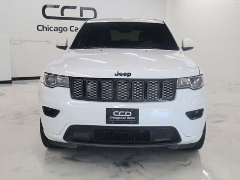 Used 2017 Jeep Grand Cherokee Altitude AWD/4WD image 3