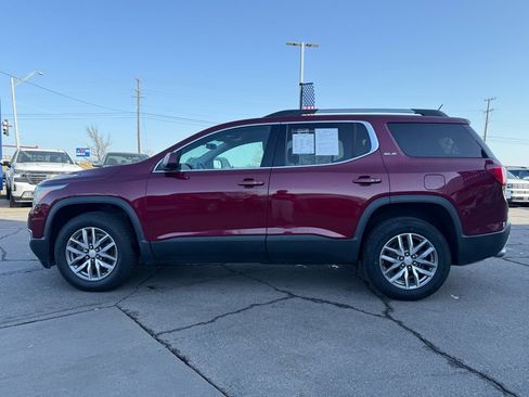 Used 2017 GMC Acadia SLE image 4