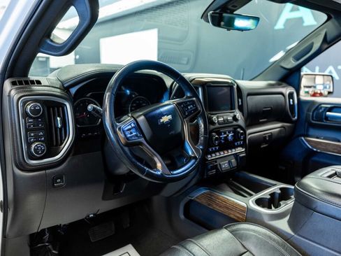 Used 2021 Chevrolet Silverado 1500 High Country w/ Technology Package image 11
