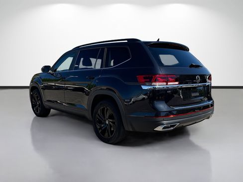 Used 2023 Volkswagen Atlas SE w/ Black Wheel Package image 5
