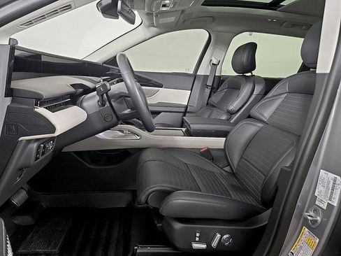 Used 2025 Lincoln Nautilus Reserve AWD/4WD image 14